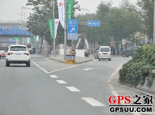 道路堵车早知道 任我游1300T网友实测 
